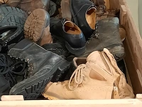 Partij diverse schoenen - afbeelding 19 van  21