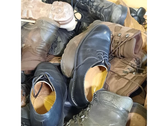 Partij diverse schoenen - afbeelding 20 van  21
