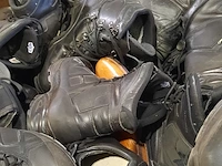 Partij diverse schoenen - afbeelding 8 van  21
