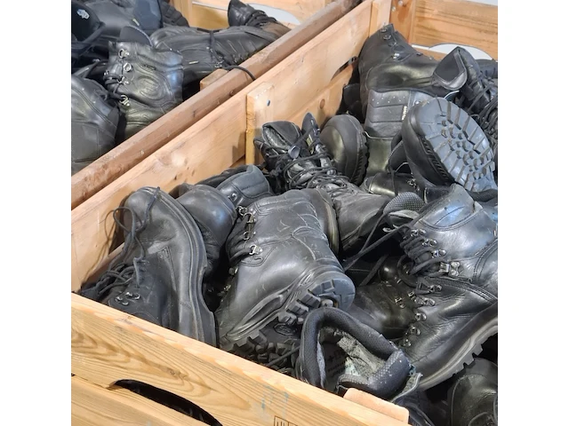 Partij diverse schoenen - afbeelding 4 van  16