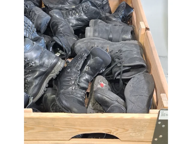 Partij diverse schoenen - afbeelding 5 van  16