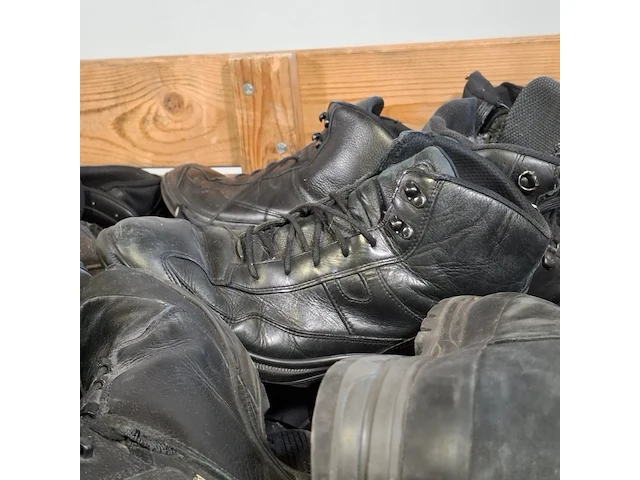 Partij diverse schoenen - afbeelding 8 van  16