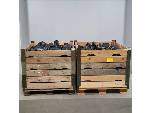Partij diverse schoenen - afbeelding 1 van  16