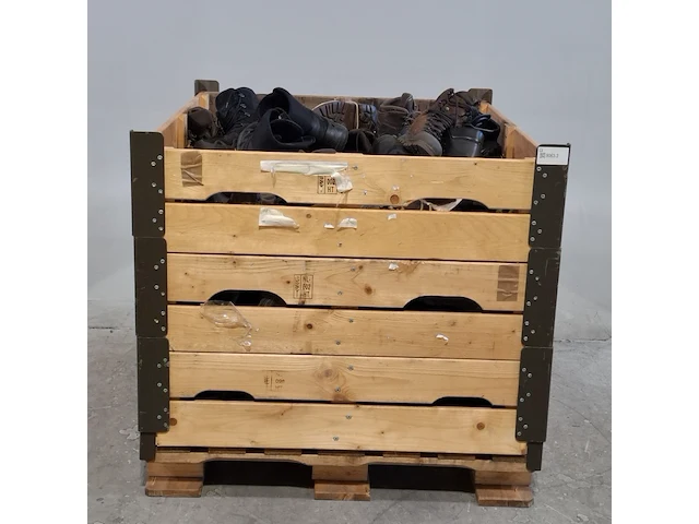 Partij diverse schoenen - afbeelding 1 van  11