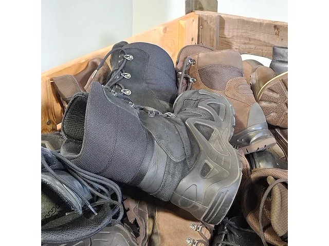 Partij diverse schoenen - afbeelding 10 van  11
