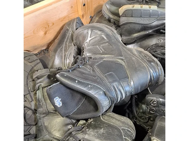 Partij diverse schoenen - afbeelding 8 van  16