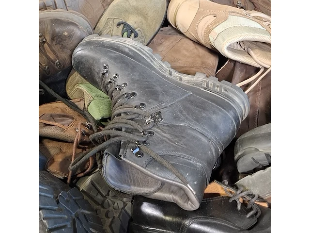 Partij diverse schoenen - afbeelding 7 van  15