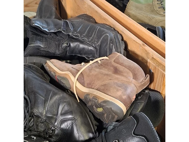 Partij diverse schoenen - afbeelding 14 van  15