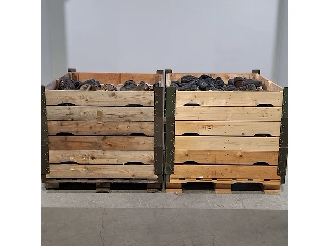 Partij diverse schoenen - afbeelding 1 van  16
