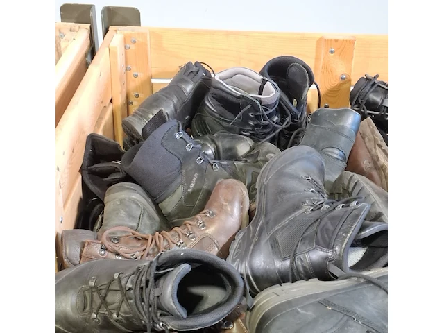 Partij diverse schoenen - afbeelding 3 van  17