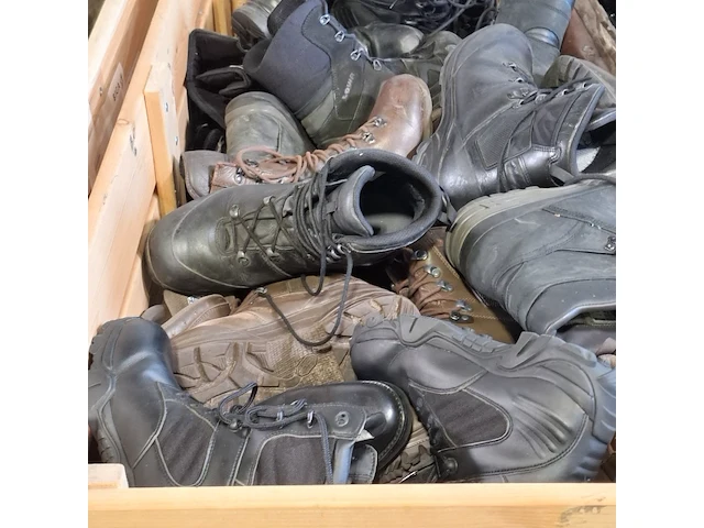 Partij diverse schoenen - afbeelding 5 van  17