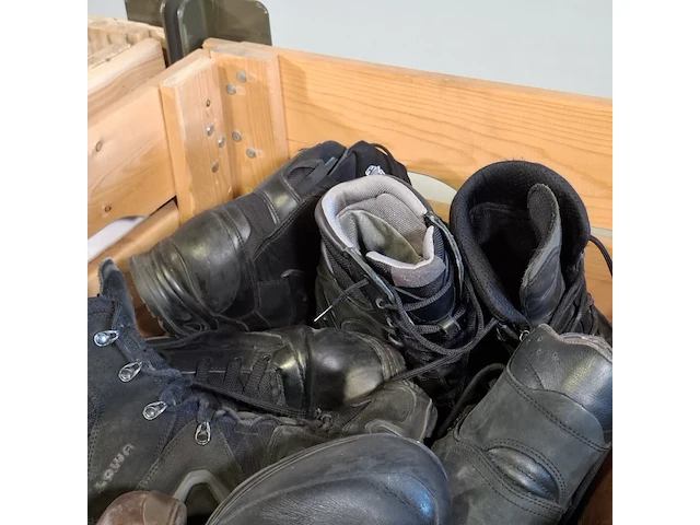 Partij diverse schoenen - afbeelding 9 van  17