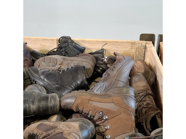 Partij diverse schoenen - afbeelding 12 van  17