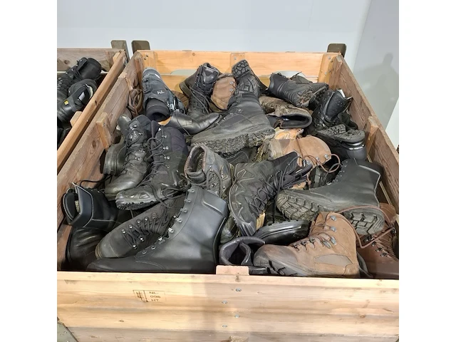 Partij diverse schoenen - afbeelding 7 van  11