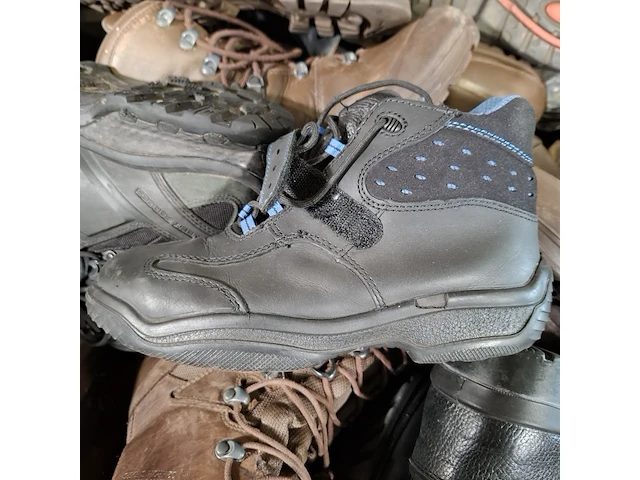 Partij diverse schoenen - afbeelding 10 van  11