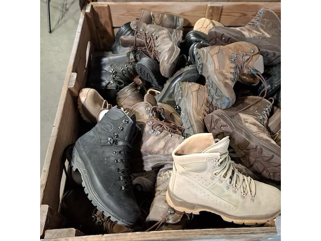 Partij diverse schoenen - afbeelding 5 van  13
