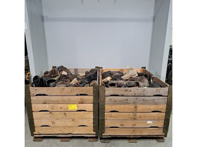 Partij diverse schoenen - afbeelding 1 van  13