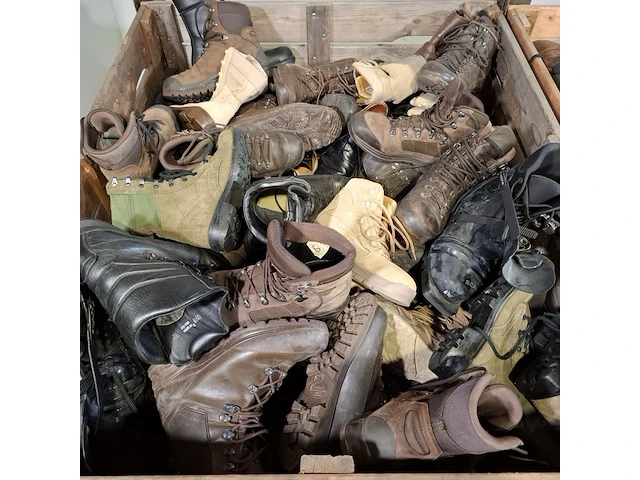Partij diverse schoenen - afbeelding 6 van  13
