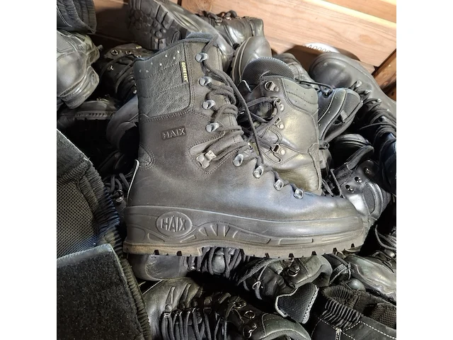 Partij diverse schoenen - afbeelding 2 van  13