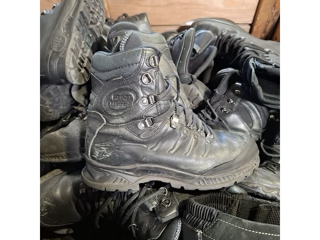 Partij diverse schoenen - afbeelding 3 van  13
