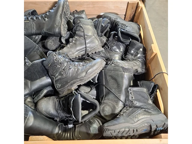 Partij diverse schoenen - afbeelding 4 van  13