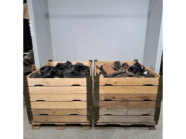 Partij diverse schoenen - afbeelding 1 van  13
