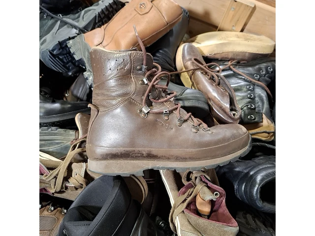 Partij diverse schoenen - afbeelding 7 van  13