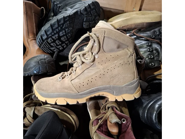 Partij diverse schoenen - afbeelding 9 van  13