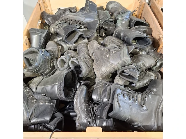 Partij diverse schoenen - afbeelding 12 van  13