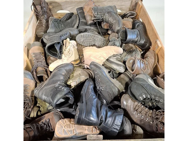 Partij diverse schoenen - afbeelding 2 van  7