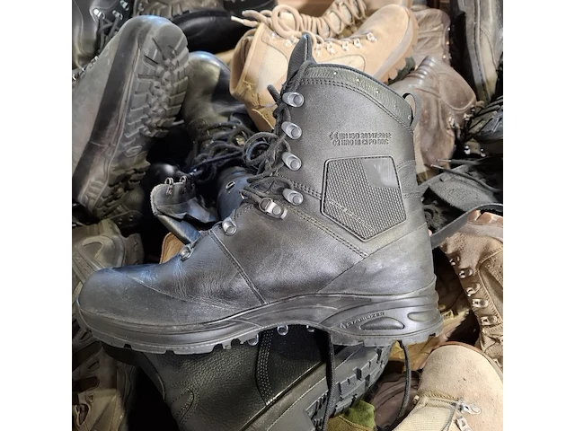 Partij diverse schoenen - afbeelding 2 van  13