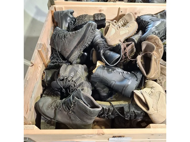 Partij diverse schoenen - afbeelding 5 van  13