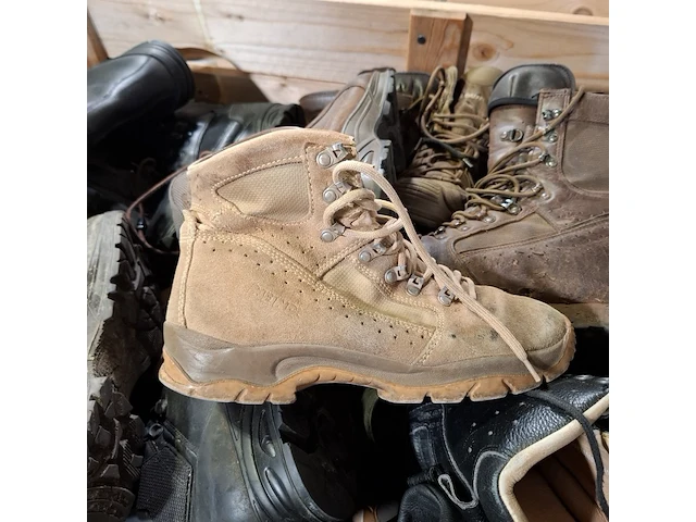 Partij diverse schoenen - afbeelding 9 van  13