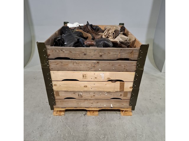 Partij diverse schoenen - afbeelding 1 van  6