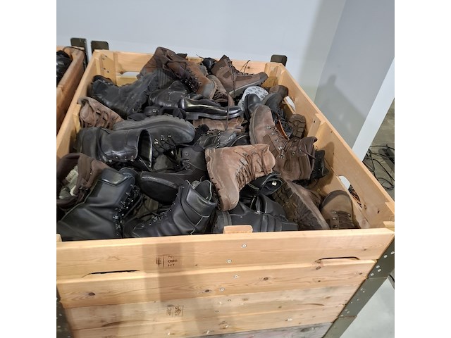 Partij diverse schoenen - afbeelding 4 van  10