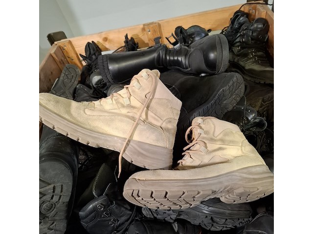 Partij diverse schoenen - afbeelding 10 van  10