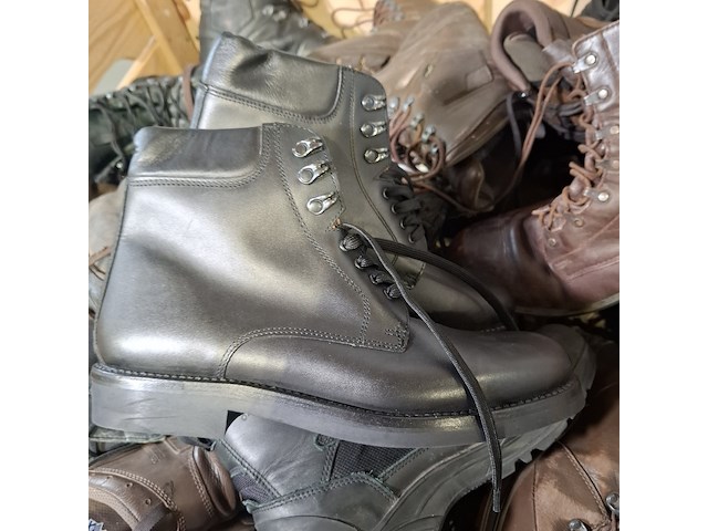 Partij diverse schoenen - afbeelding 7 van  9