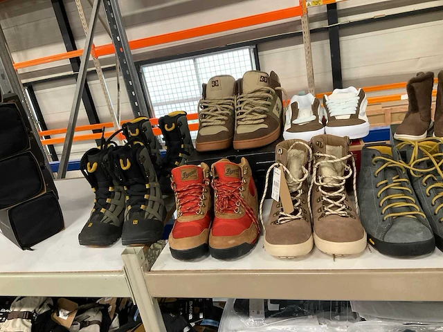 Partij diverse schoenen/rolschaatsen (14x) - afbeelding 7 van  7