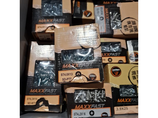 Partij diverse schroeven, bouten, moeren en ringen, o.a. maxxfast, fisher, fabory - afbeelding 4 van  33