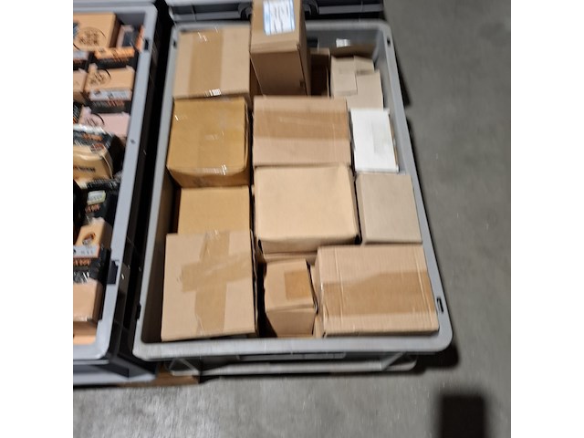 Partij diverse schroeven, bouten, moeren en ringen, o.a. maxxfast, fisher, fabory - afbeelding 17 van  33