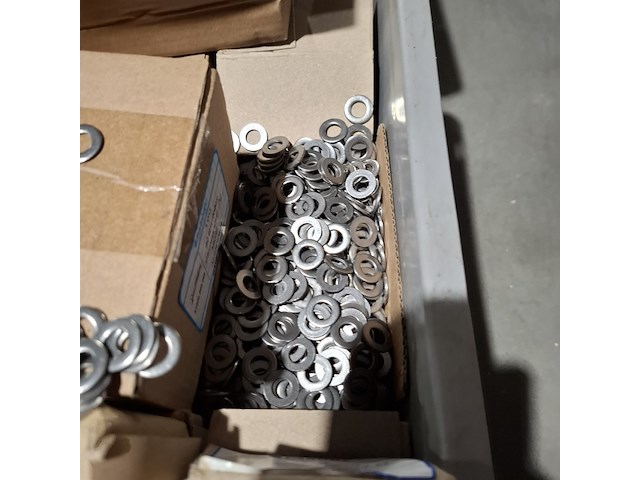 Partij diverse schroeven, bouten, moeren en ringen, o.a. maxxfast, fisher, fabory - afbeelding 20 van  33