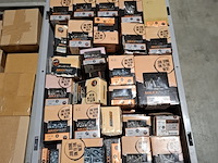 Partij diverse schroeven, bouten, moeren en ringen, o.a. maxxfast, fisher, fabory - afbeelding 12 van  33