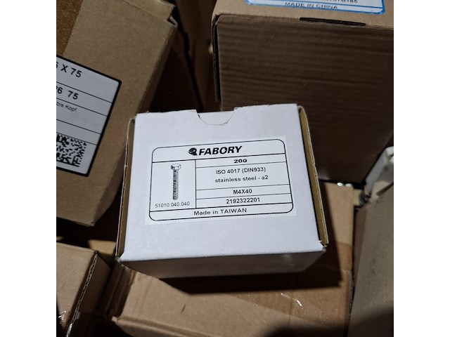 Partij diverse schroeven, bouten, moeren en ringen, o.a. maxxfast, fisher, fabory - afbeelding 26 van  33