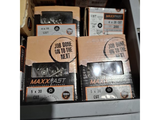 Partij diverse schroeven, bouten, moeren en ringen, o.a. maxxfast, fisher, fabory - afbeelding 23 van  33
