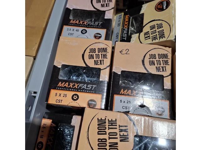 Partij diverse schroeven, bouten, moeren en ringen, o.a. maxxfast, fisher, fabory - afbeelding 30 van  33