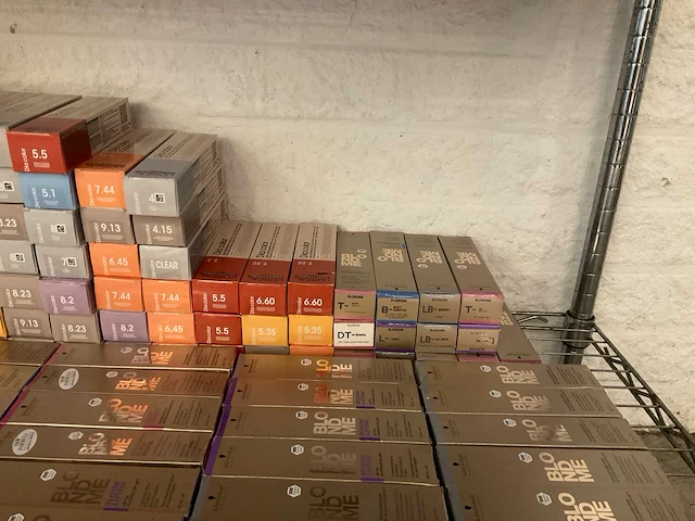 Partij diverse schwarzkopf & l’oréal haarverf (768x) - afbeelding 9 van  19