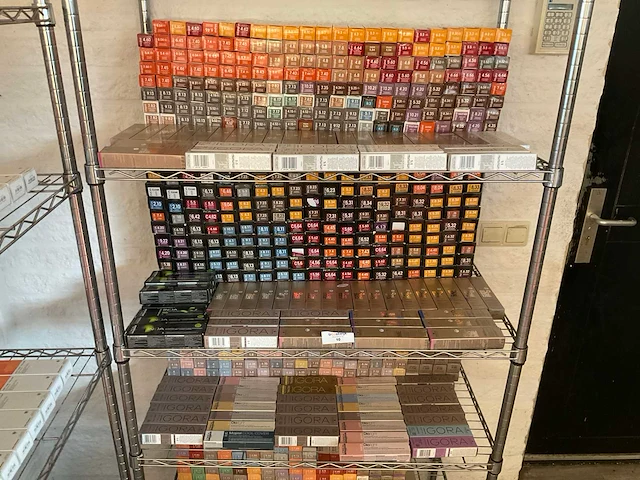 Partij diverse schwarzkopf & l’oréal haarverf (768x) - afbeelding 1 van  19
