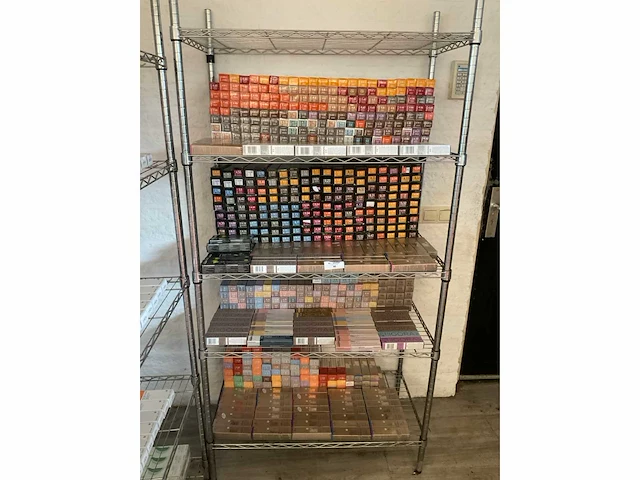Partij diverse schwarzkopf & l’oréal haarverf (768x) - afbeelding 12 van  19