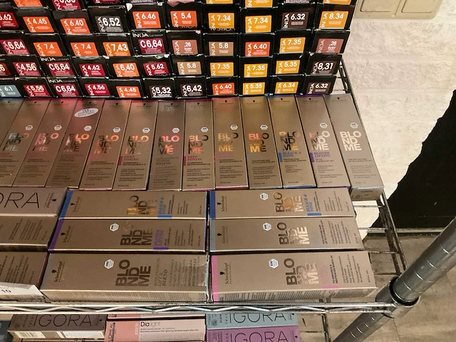 Partij diverse schwarzkopf & l’oréal haarverf (768x) - afbeelding 19 van  19