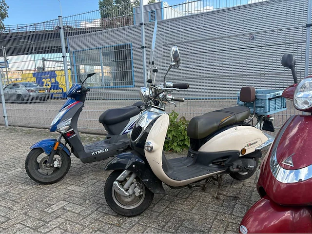 Partij diverse scooters - afbeelding 37 van  113